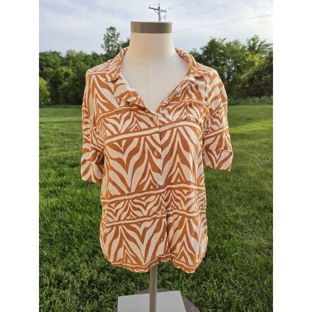 Jane Delancey Burnt Orange and Off White Patterned Shirt Size Large Button Up
